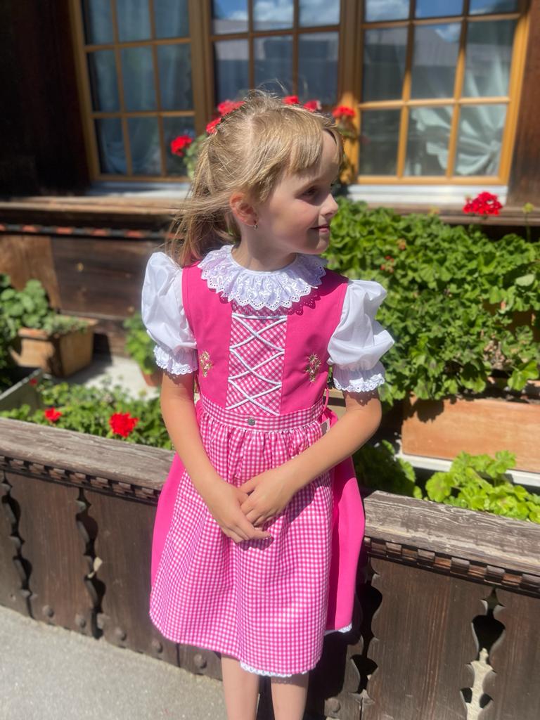 Dirndl &quot;Gretli&quot; in pink von Kowi
