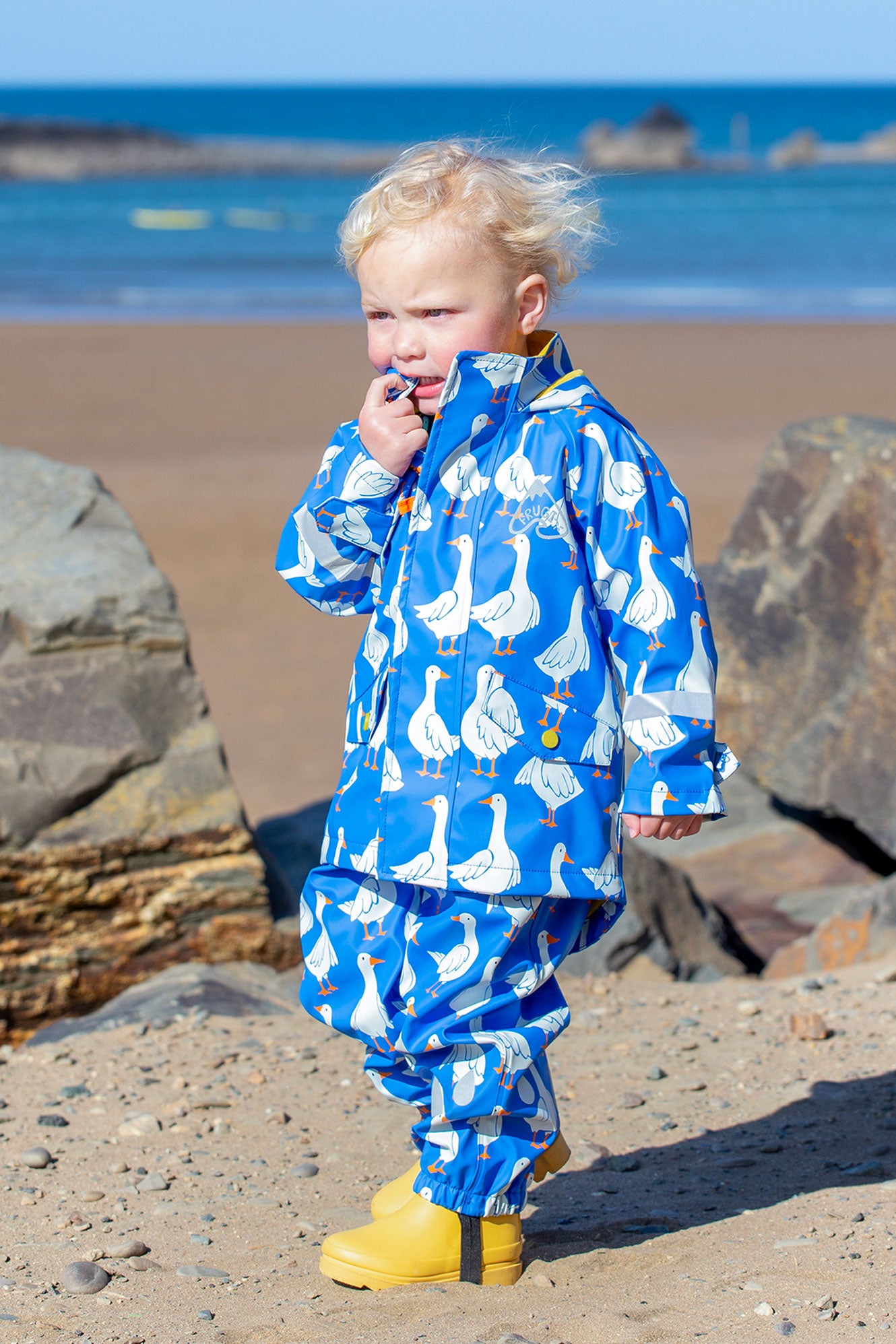 Regenjacke Gänse mit Reflektoren, aus Petflaschen recycelt, von Frugi