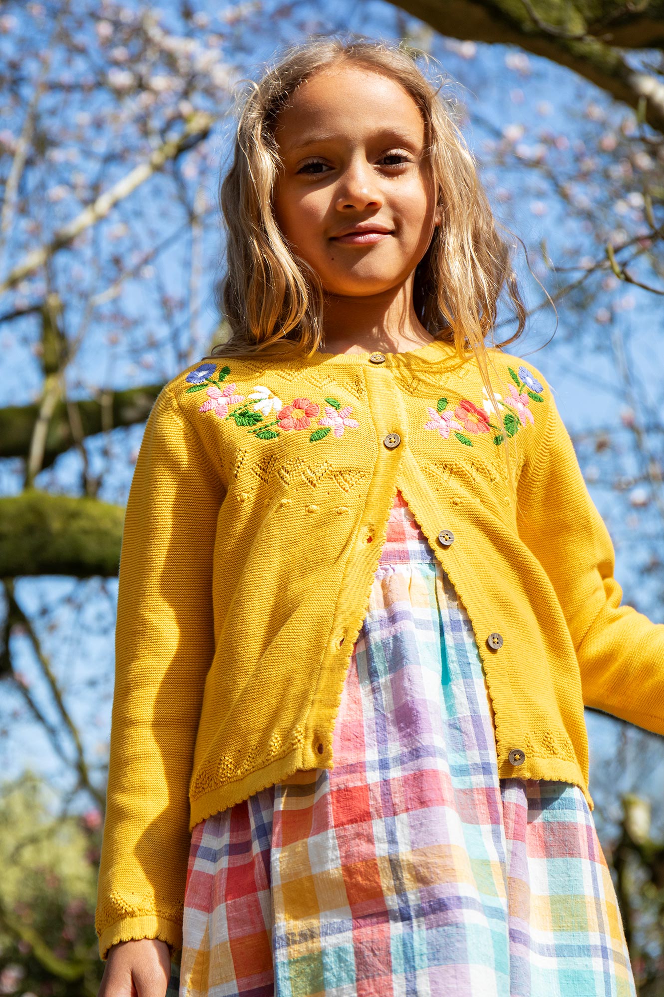 Gelbe Strickjacke von Frugi