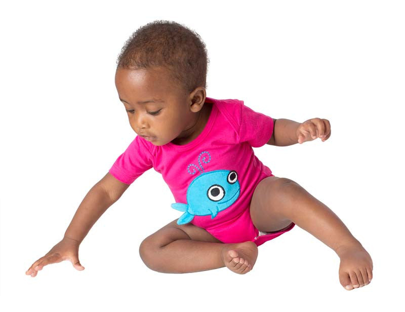 Body pink mit süßem Wal von Lipfish