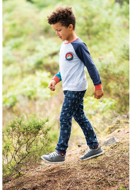 Jeans mit Tannenbäume von Frugi