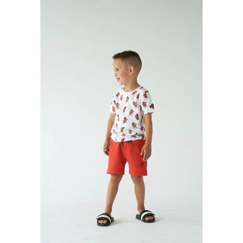 Rote Shorts