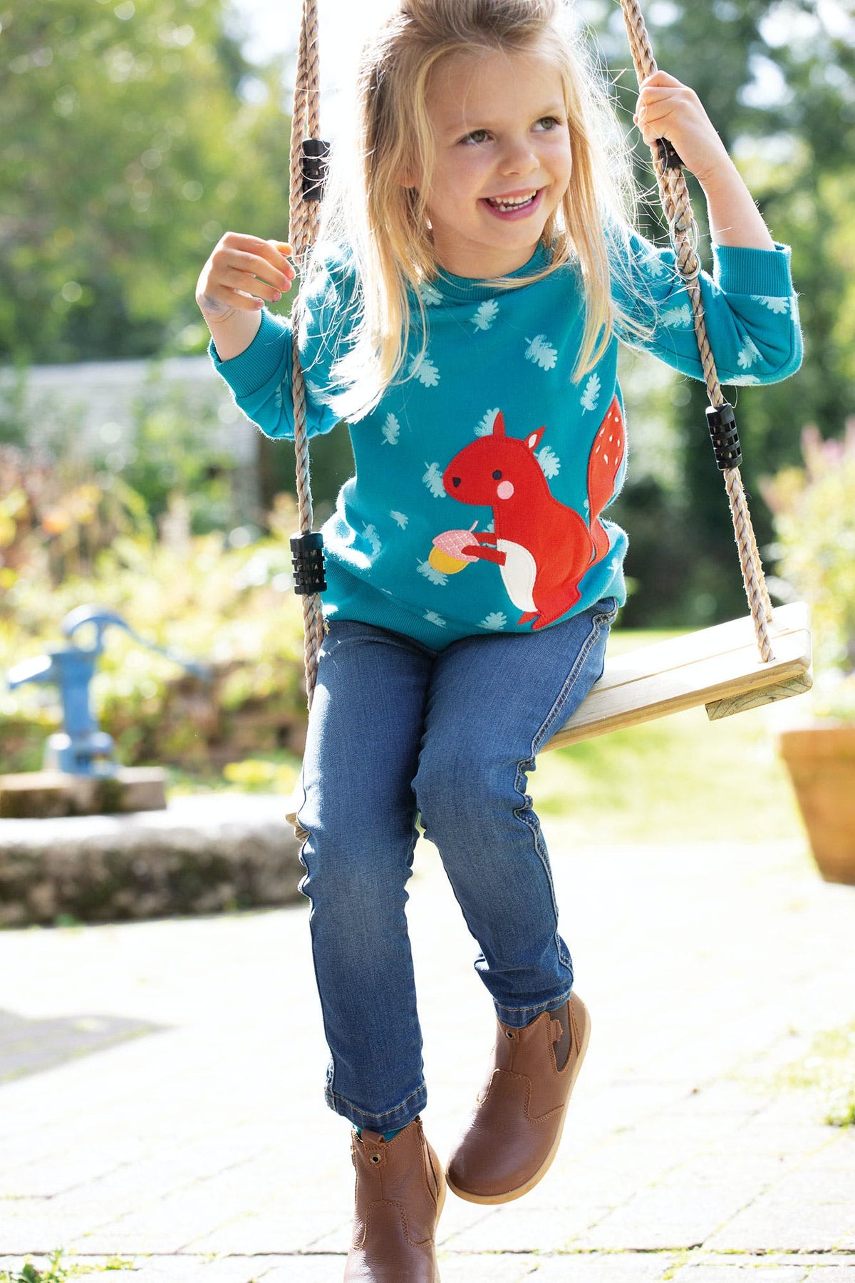 Jeans mit Sternen von Frugi