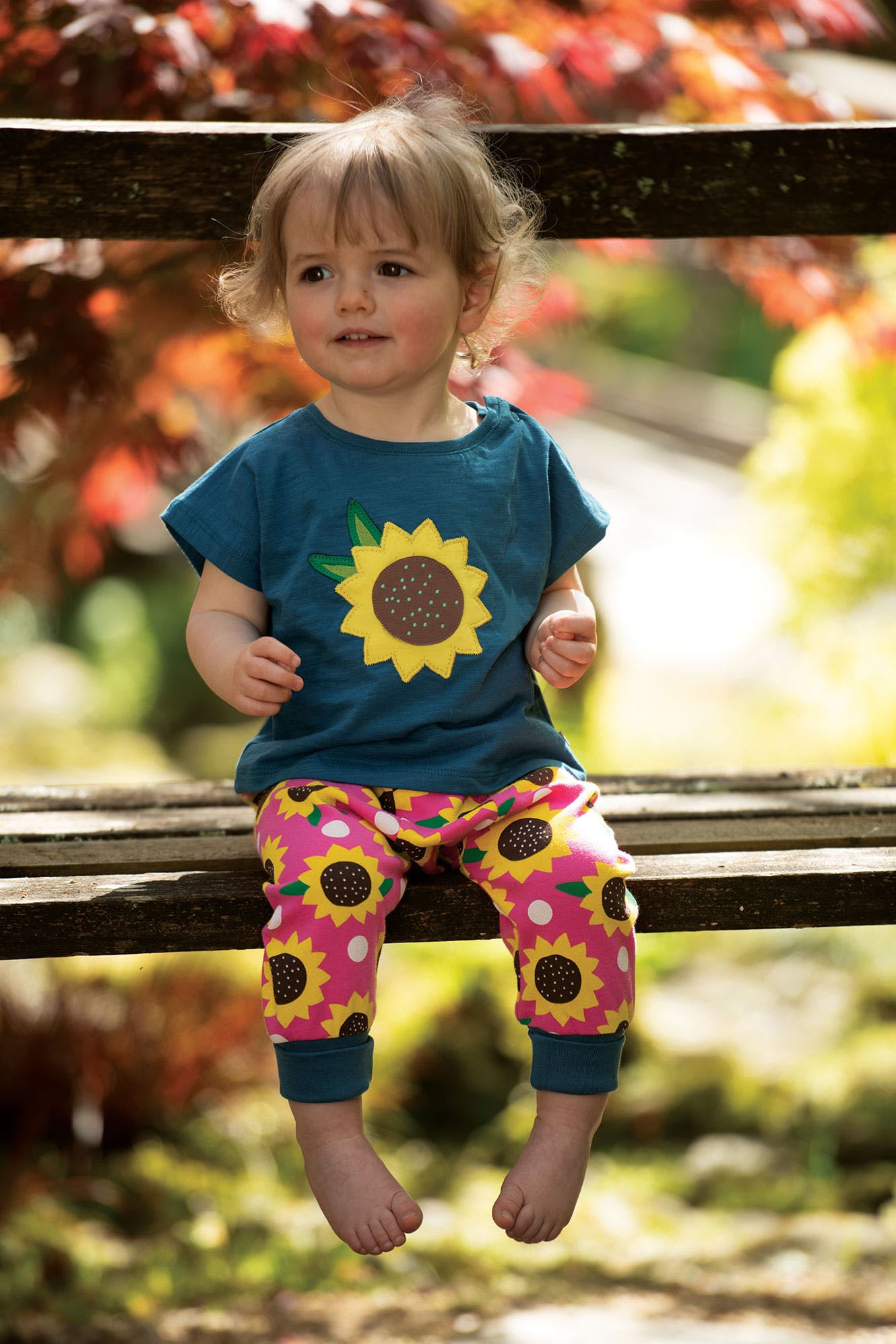 T-Shirt mit Sonnenblume von Frugi