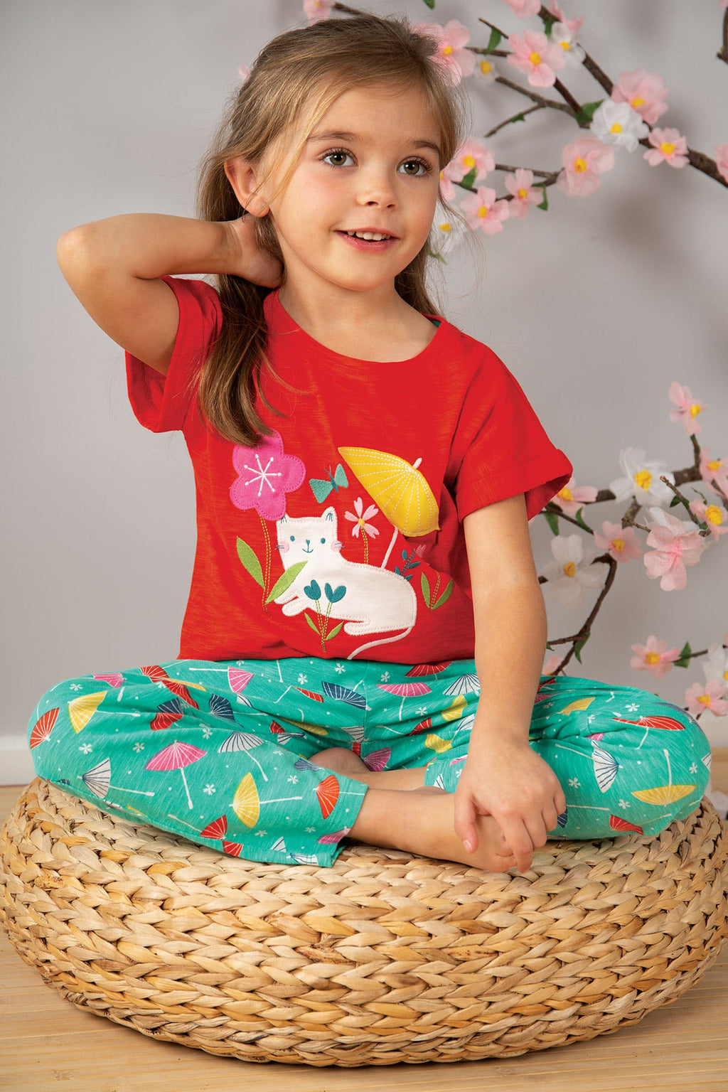 Rotes T-Shirt Katze mit Sonnenschirme von Frugi