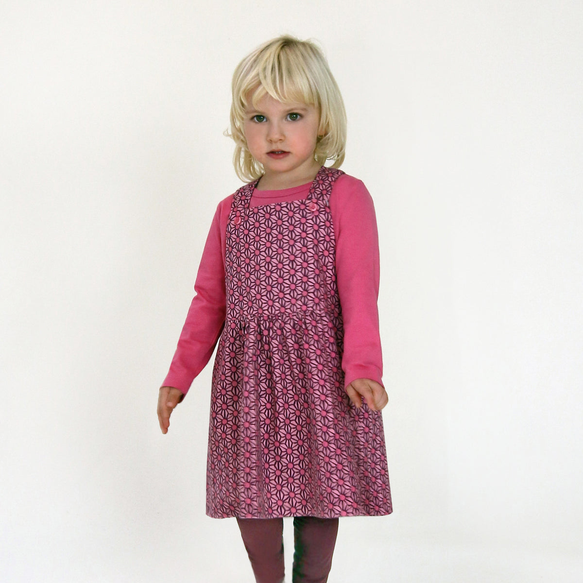 Wendekleid in grün mit Vögel ( 18-24 Monate, 3-4 Jahre und 9-10 Jahre) von Enfant Terrible