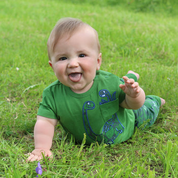 T-Shirt in grün mit Dinos ( 3-6 und  6-9 Monate), 2-3 Jahre, von  Enfant Terrible